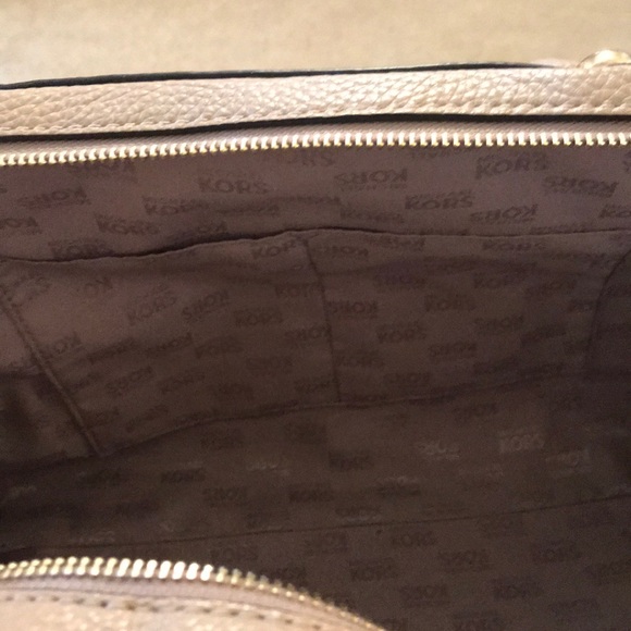 Michael Kors satchel purse - Picture 5 of 7